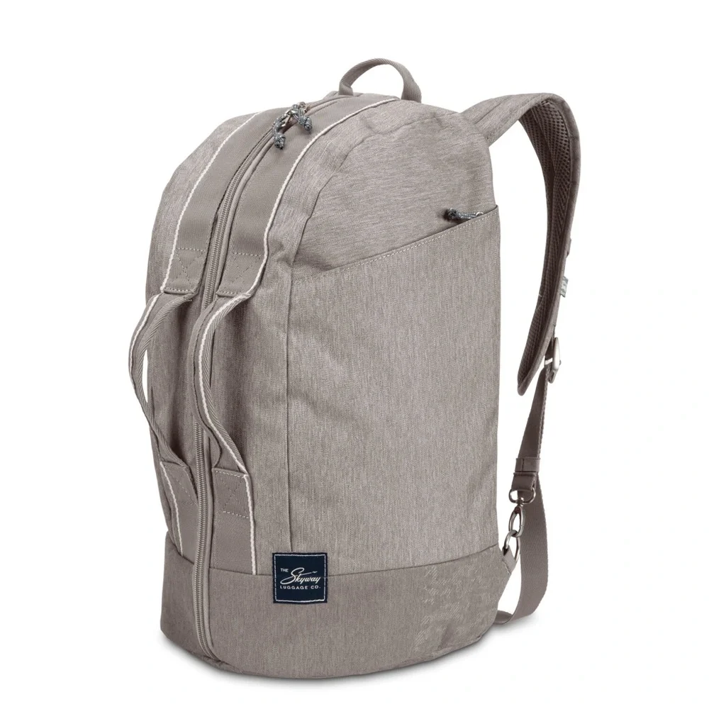 The Skyway Luggage Co. Compact Duffel/backpack from The Rainier Collection - NWT